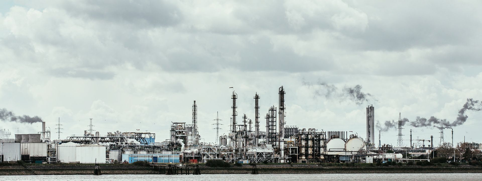 Chemiewerk am Wasser