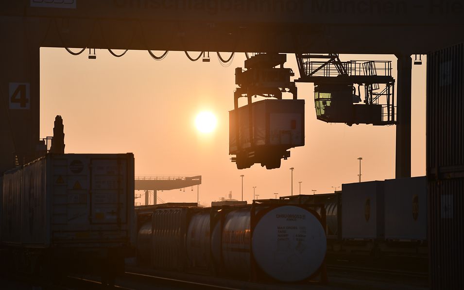Container is transhipped at Munich terminal. 