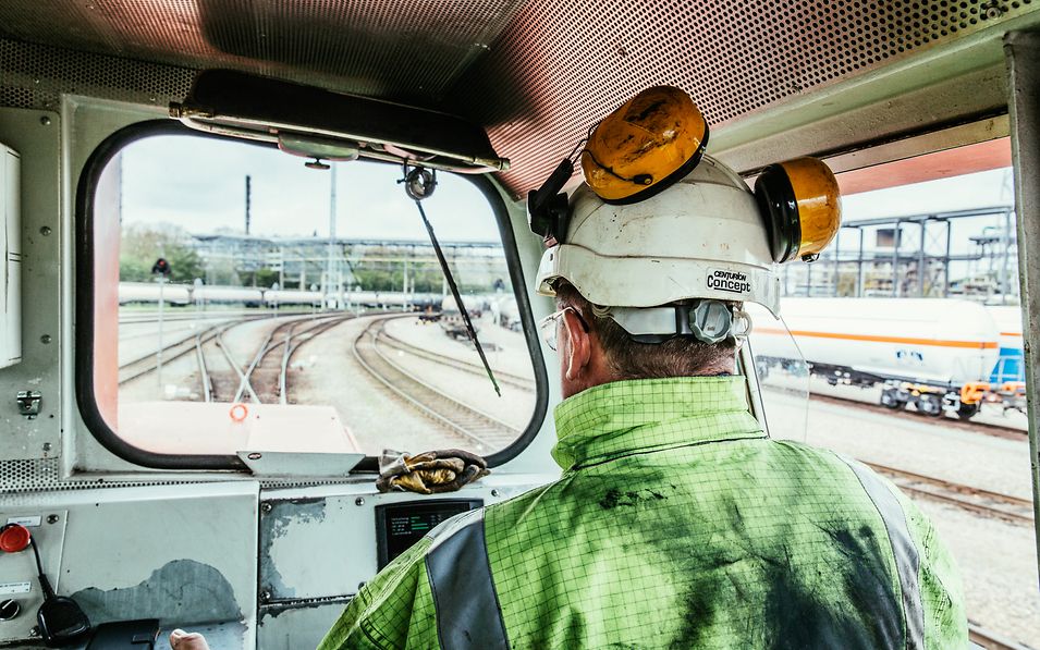 A shunting locomotive driver controls a shunting locomotive.